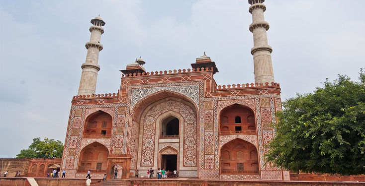 About Akbar Tomb